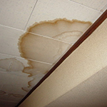 雨漏りはなぜ発生する？部位ごとの雨漏り対策と工事修繕費を抑えるコツ